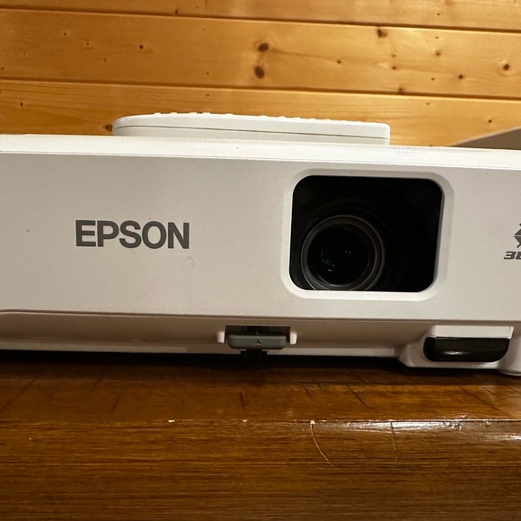 Epson EX3280 White Projector with Control Buttons - Picture 3 of 8